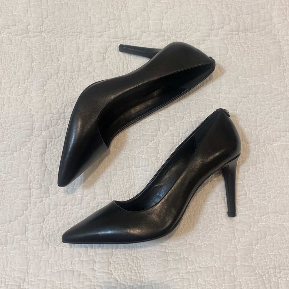 Michael Kors Dorothy Flex Leather Pump Women’s Size 7